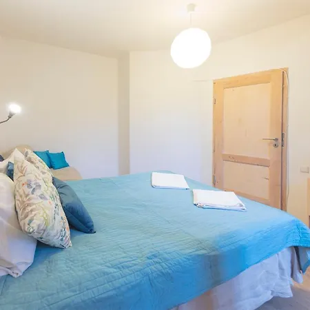 Golden Apartments- Old Town *