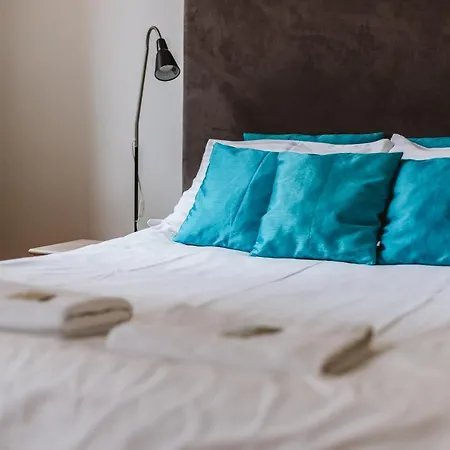 Golden Apartments- Old Town Apartment *