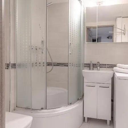 Golden Apartments- Old Town Apartment