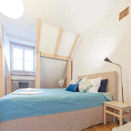 Golden Apartments- Old Town